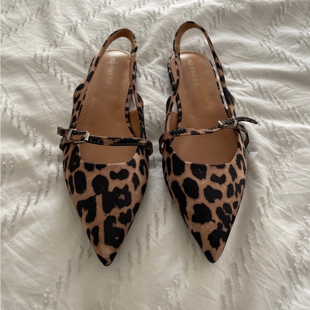 Berness Leopard print flats size 9 Statement Wear